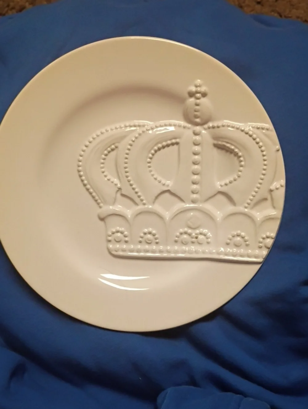 The Royal Standard White Royal Crown Embossed 8-inch Plates, Set of 4